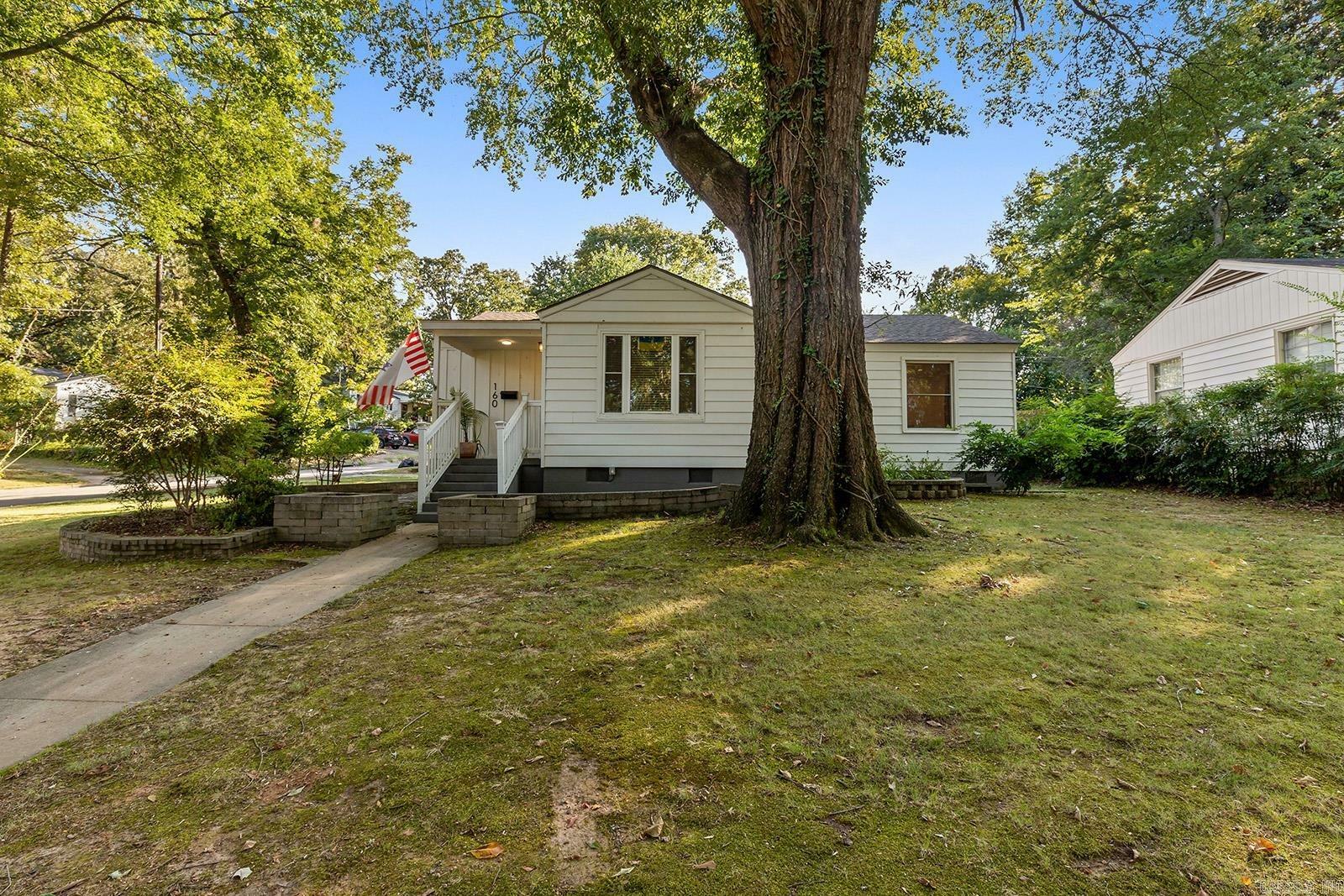 Property Photo:  160 Sheridan Road  AR 72116 