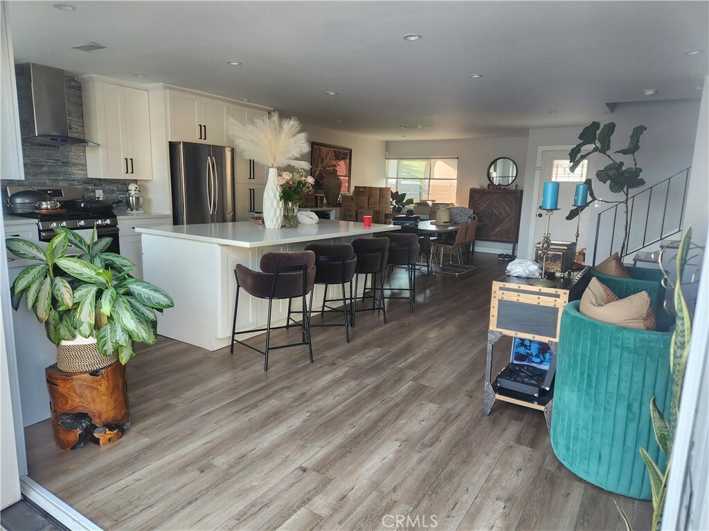 Property Photo:  1842 E Turmont Street  CA 90746 