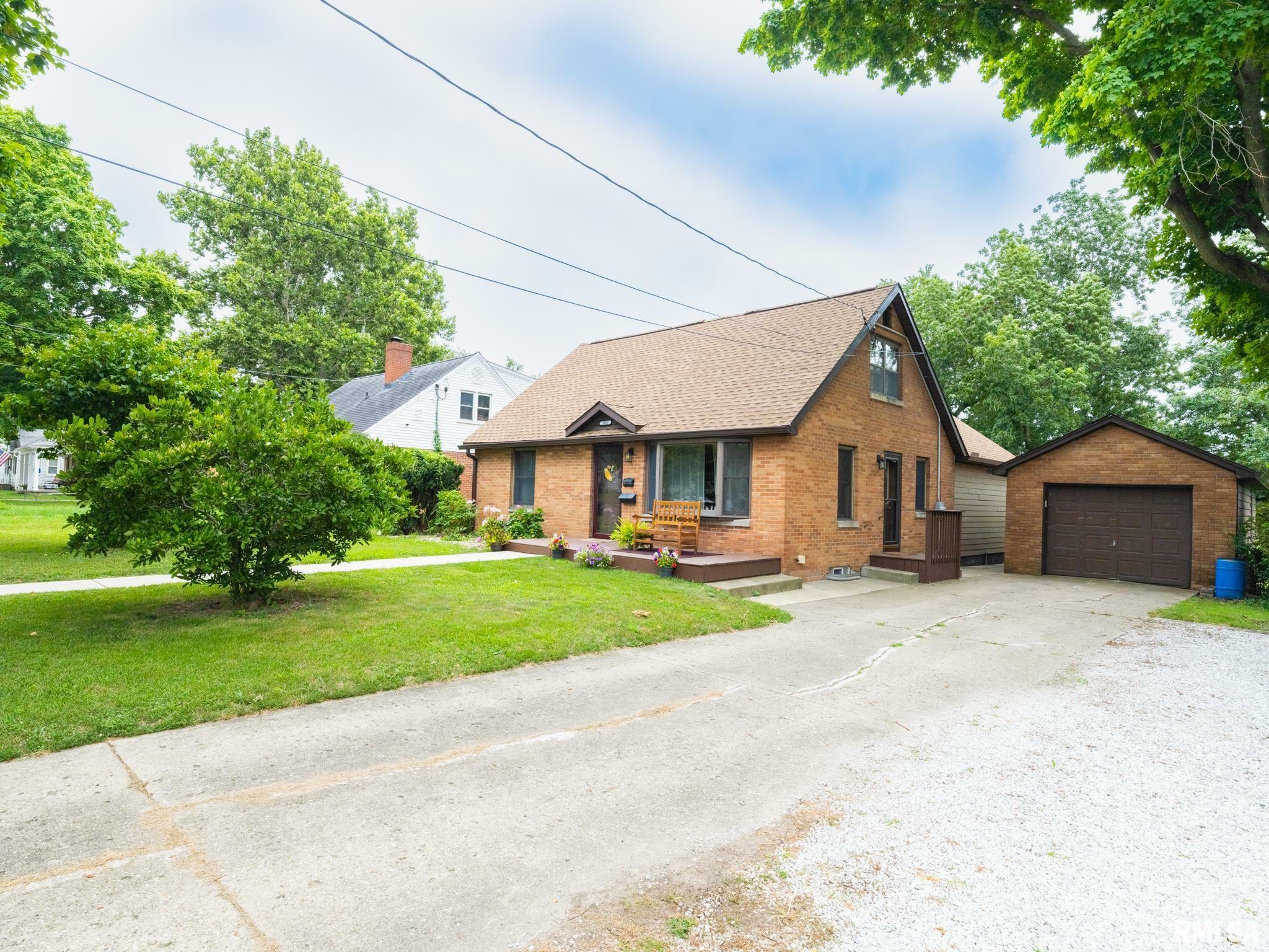 Property Photo: 1000 Eldridge Street IL 61571