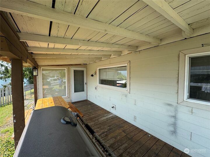 Property Photo:  1008  18th Avenue  WA 98844 