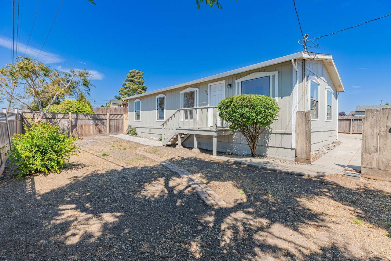 Property Photo:  326 Boronda Road  CA 93907 