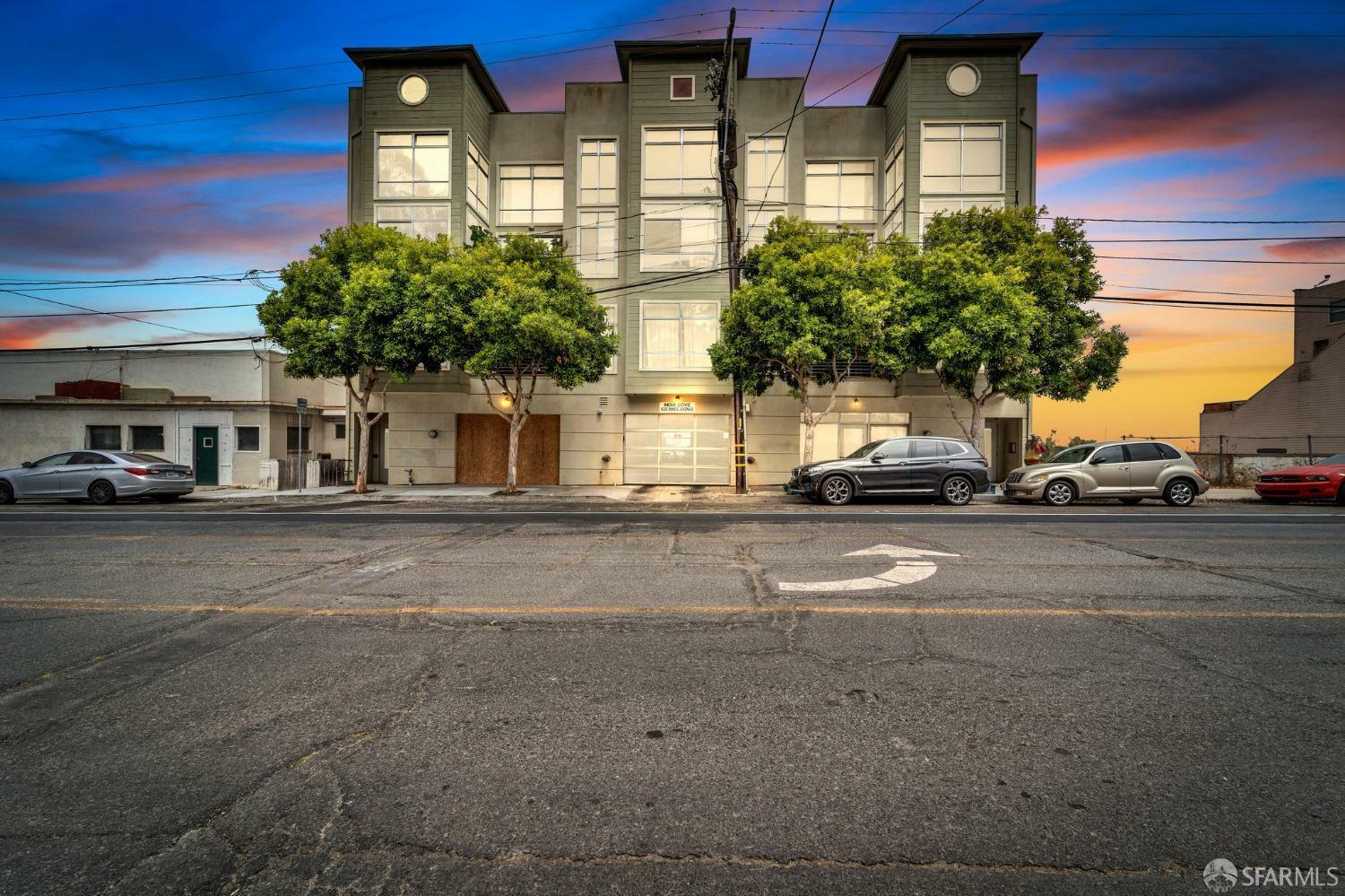 828 Innes Avenue 103  San Francisco CA 94124 photo