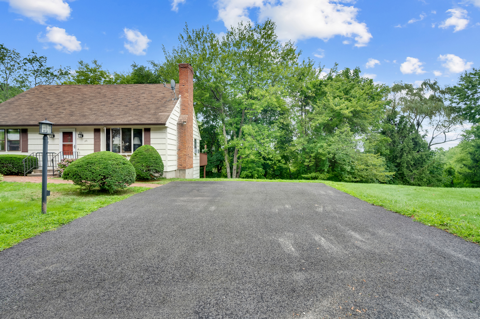 Property Photo:  126 White Birch Drive  CT 06708 