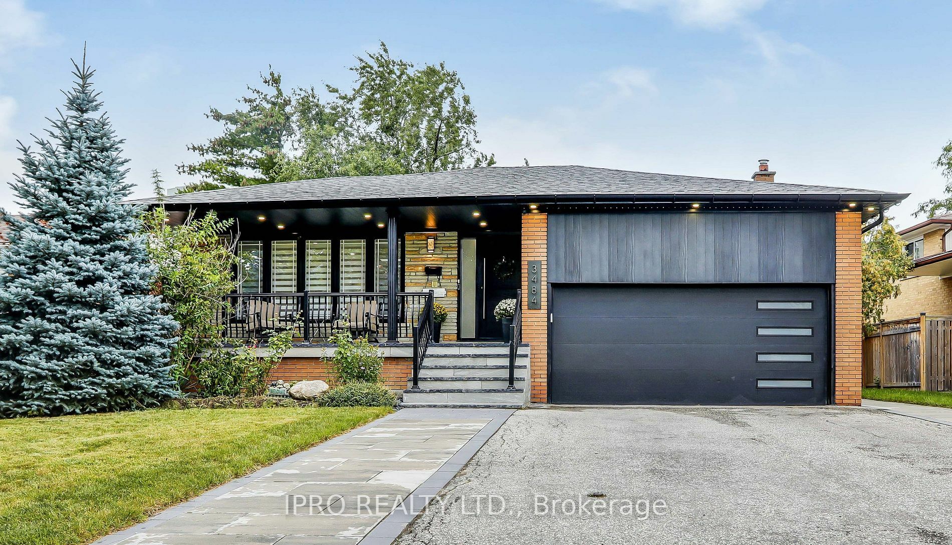 Property Photo:  3484 Riverspray Cres  ON L4Y 3M7 