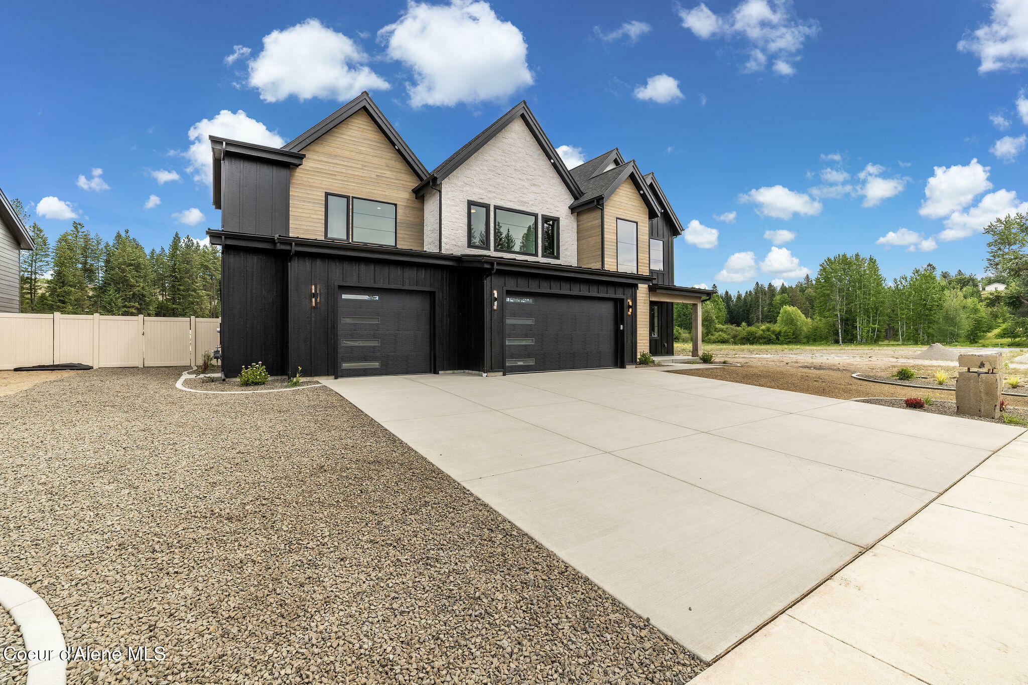 Property Photo: 1189 E Sleeping Deer Ave ID 83835