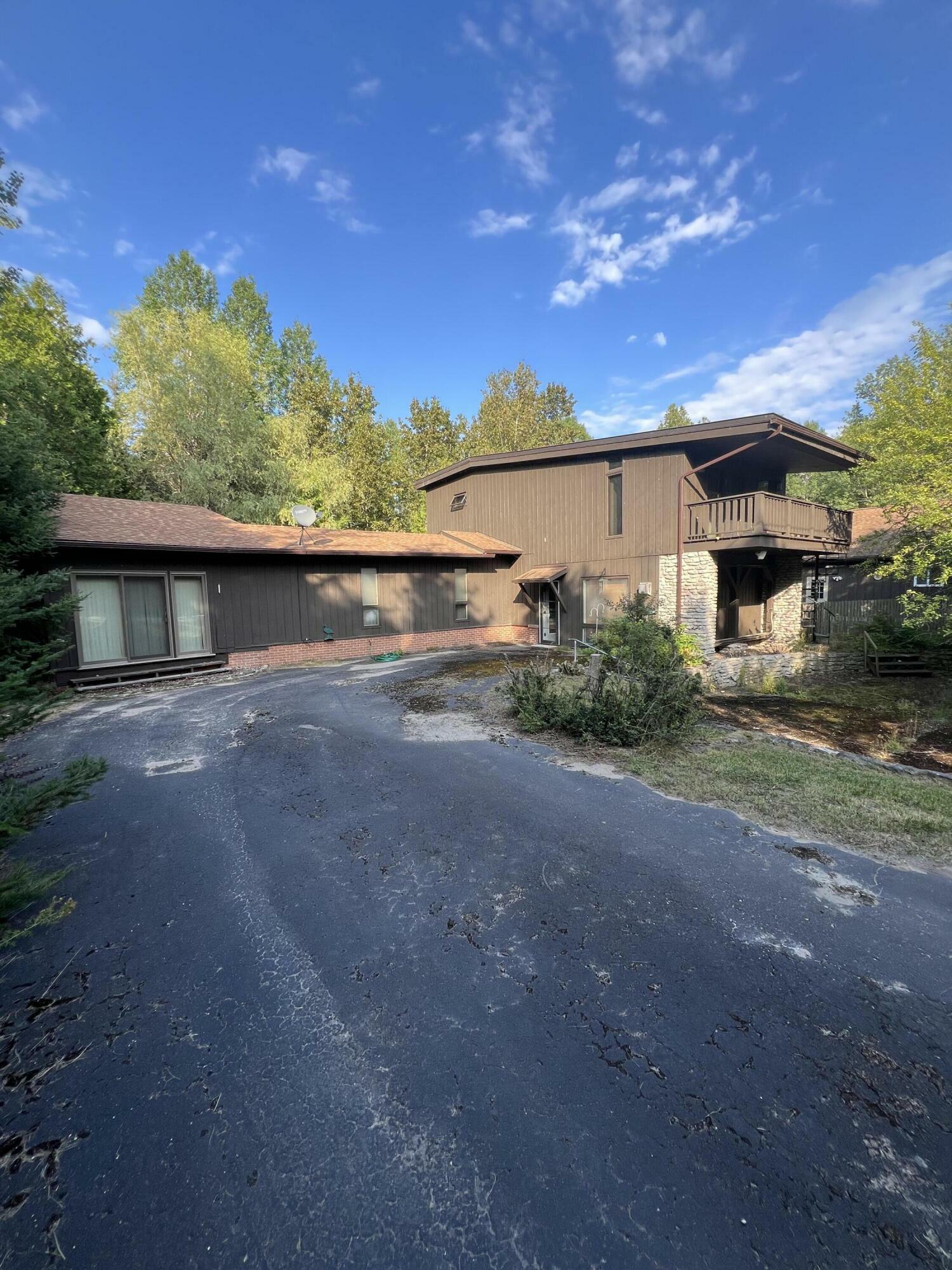 Property Photo:  2202 S Lakeside Rd  MI 49719 