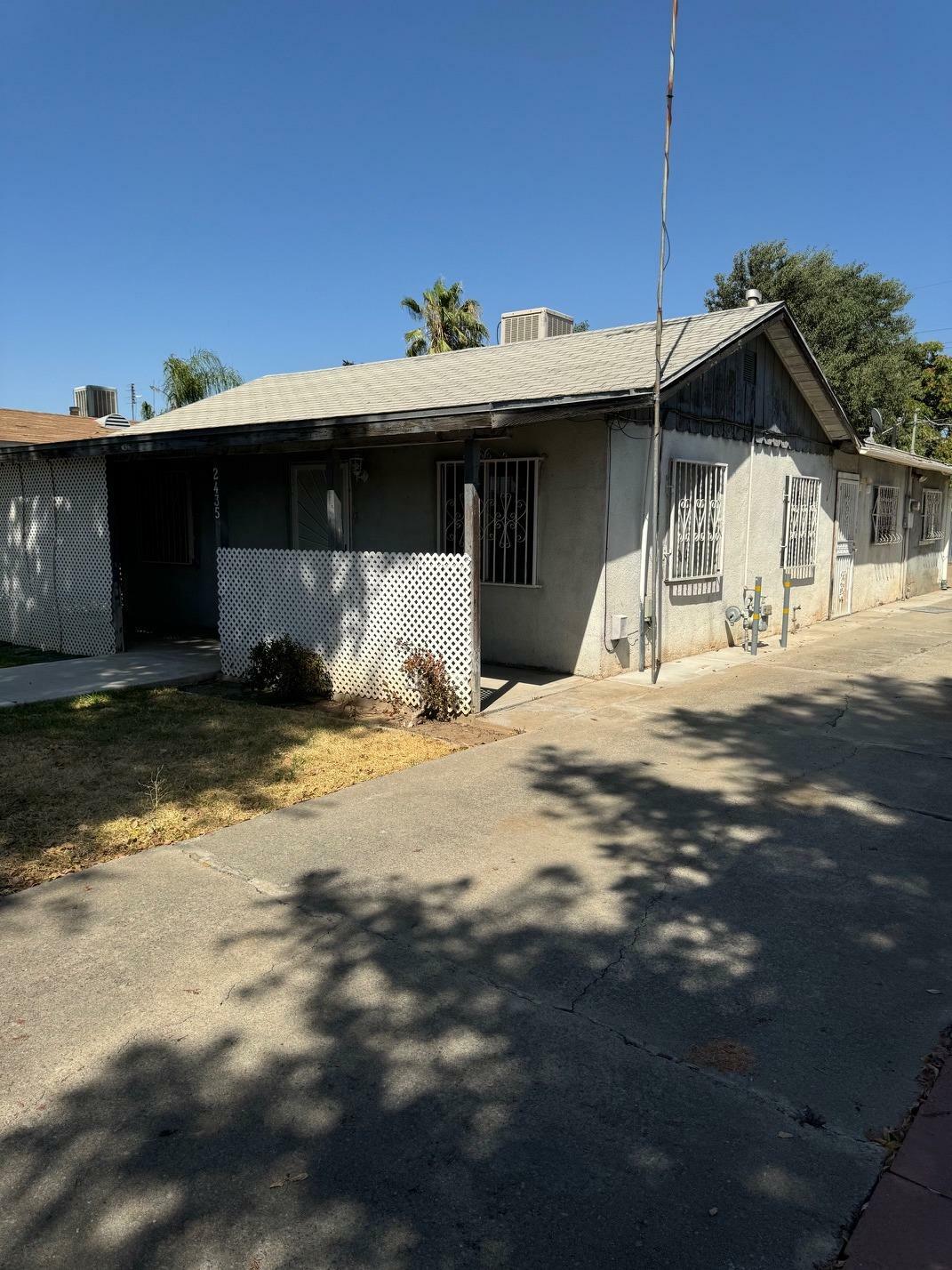 Property Photo:  2435 S Price Avenue  CA 93725 