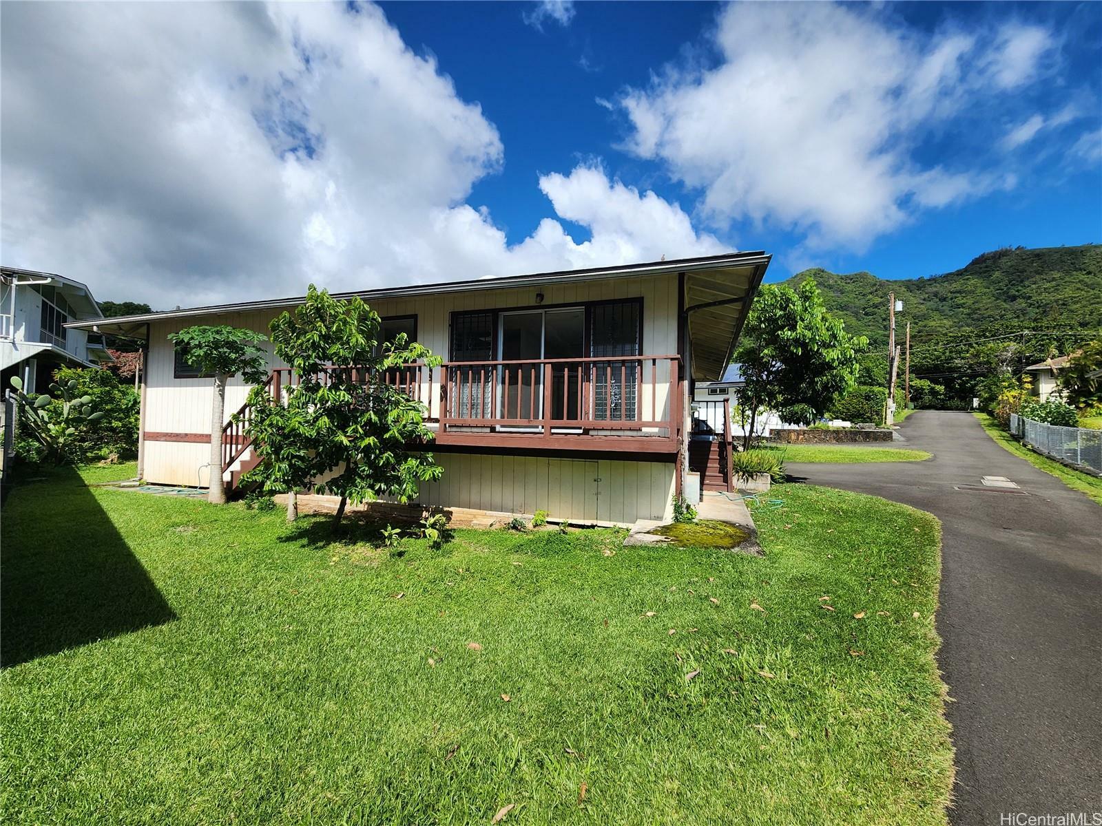 Property Photo:  3360 E Manoa Road C  HI 96822 