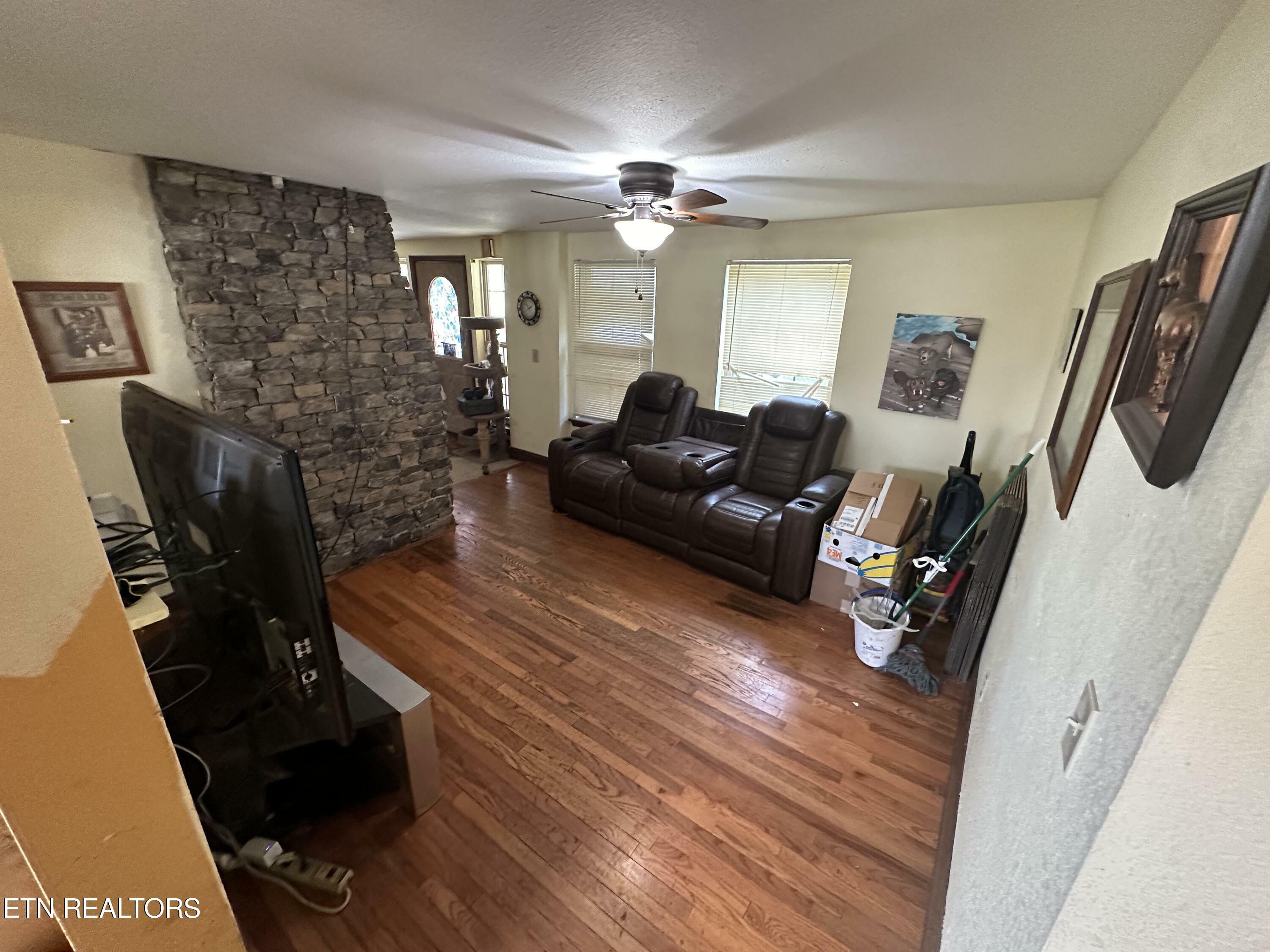 Property Photo:  304 W 2nd Ave  TN 37737 