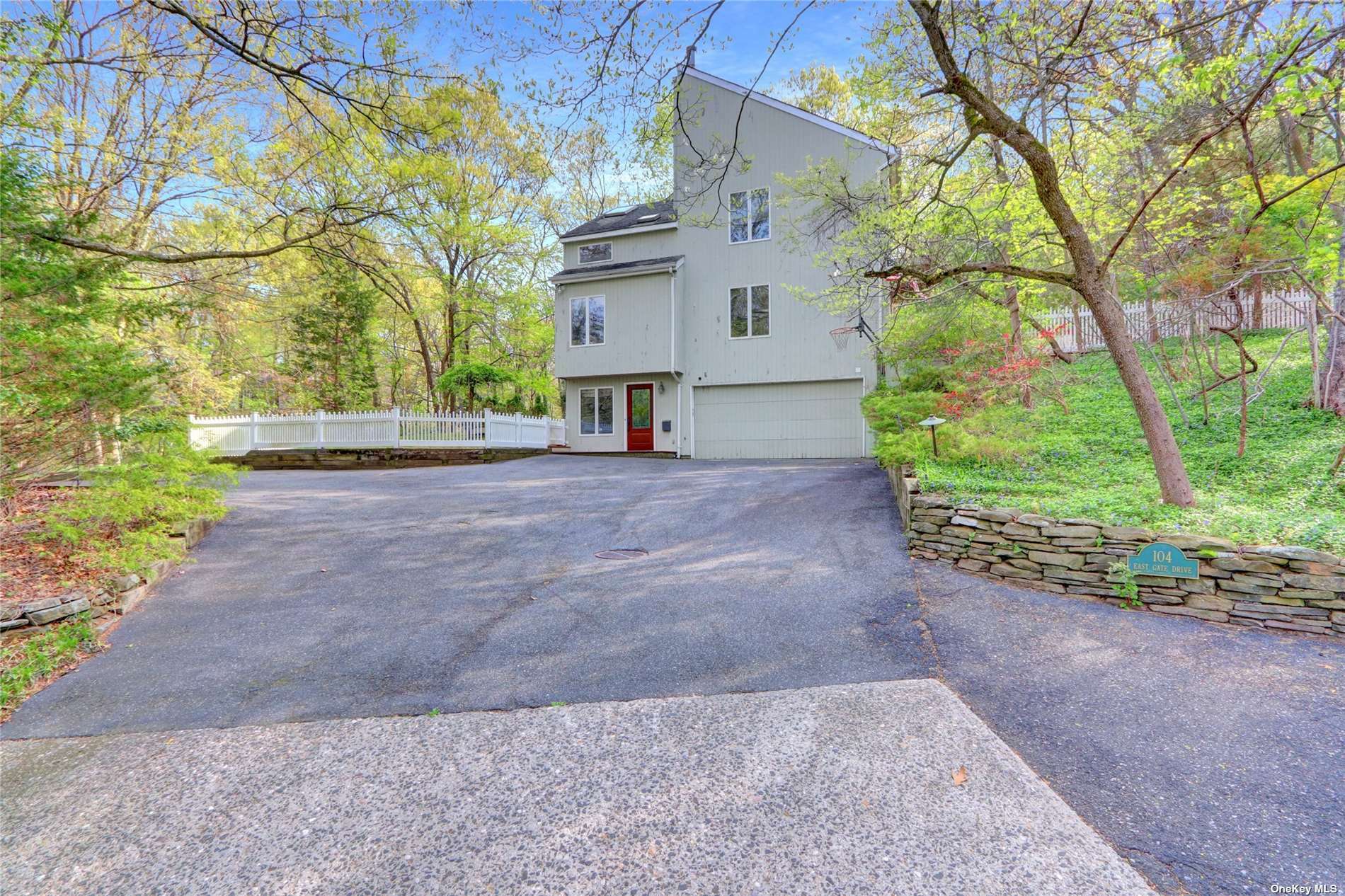 Property Photo:  104 E Gate Road  NY 11777 