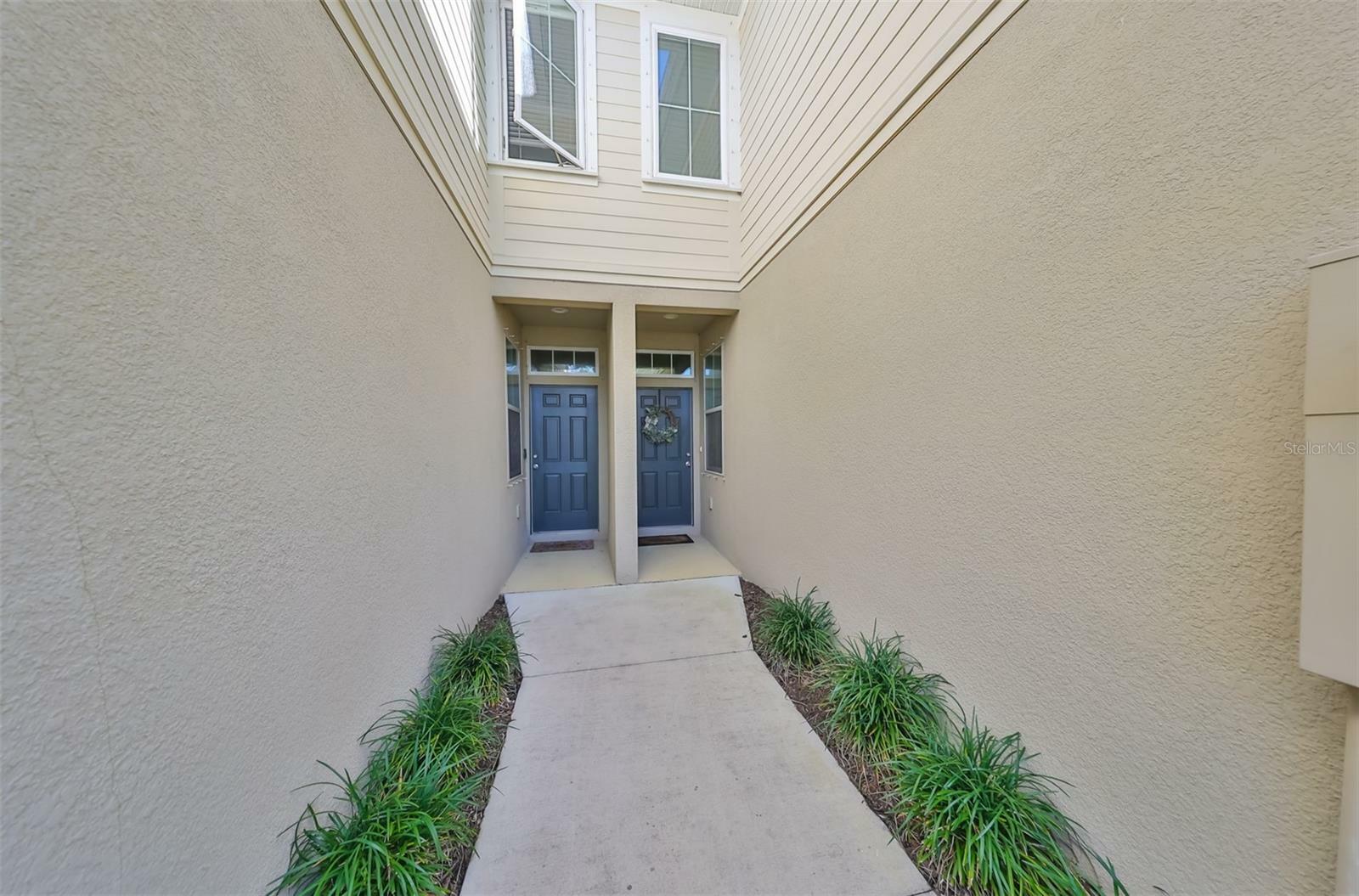 Property Photo:  10947 Verawood Drive  FL 33579 