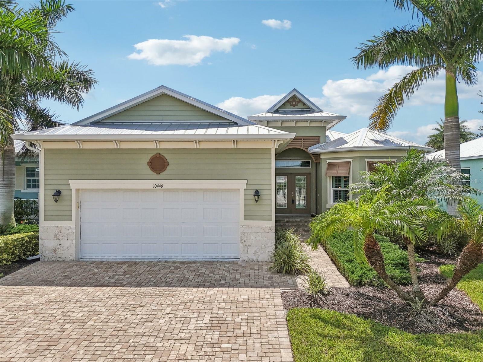 Property Photo:  10446 Coquina Court  FL 33946 