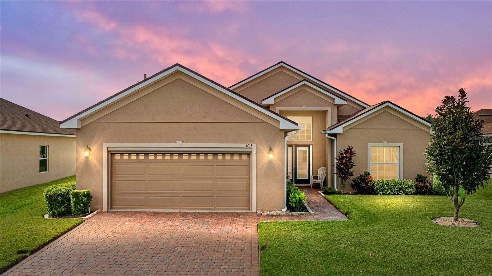 Property Photo:  1013 Sawgrass Drive  FL 33884 