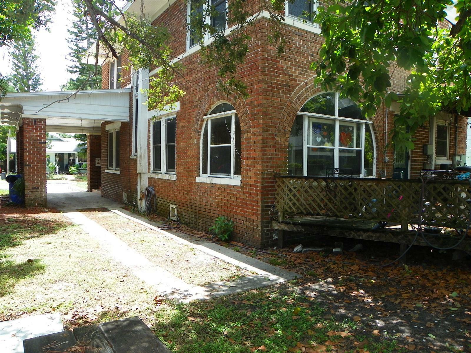 Property Photo:  2110 7th Avenue W  FL 34205 