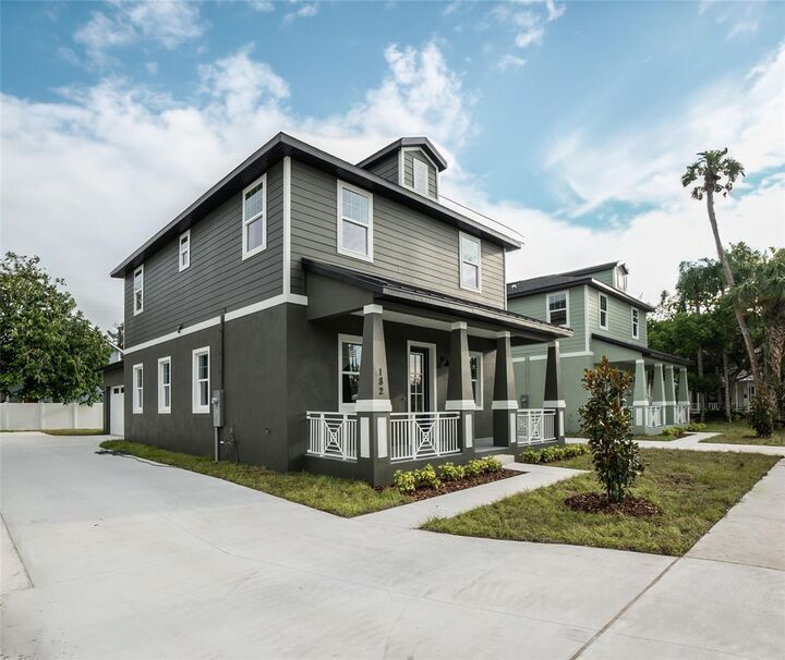 Property Photo:  176 W Warren Avenue  FL 32750 