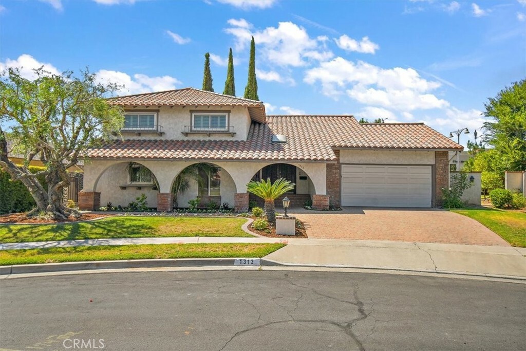 Property Photo:  1313 Rosario Circle  CA 92870 