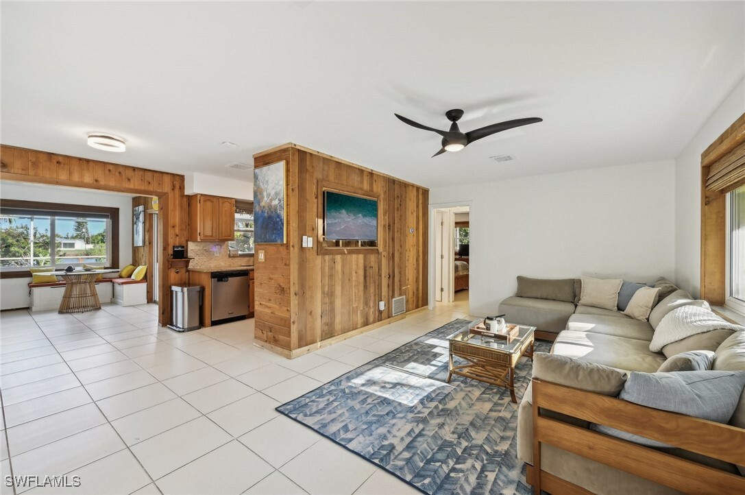 Property Photo:  1248 Jefferson Drive  FL 34224 