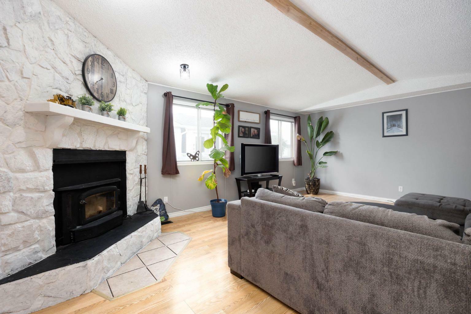 Property Photo:  176 Cokerill Crescent  AB T9K 2J2 