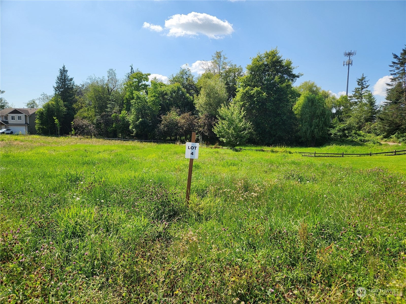 Property Photo: 407 E 2nd WA 98276