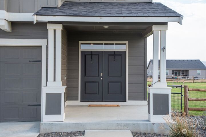 Property Photo:  140 Sage Grouse Lane 11  WA 98926 