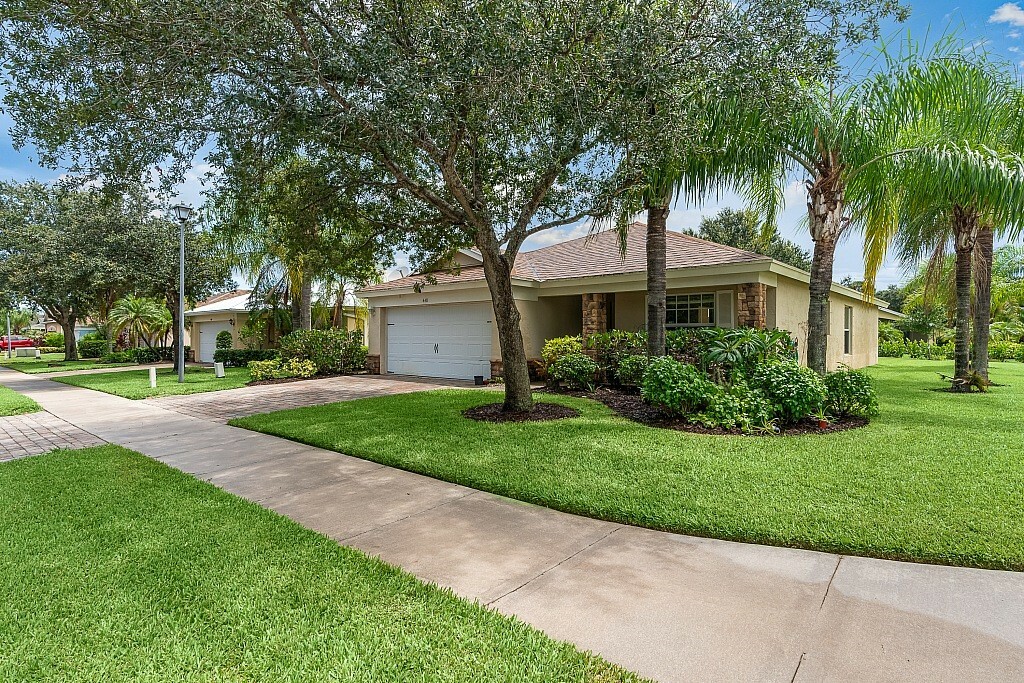 Property Photo:  448 Lexington Boulevard SW  FL 32962 