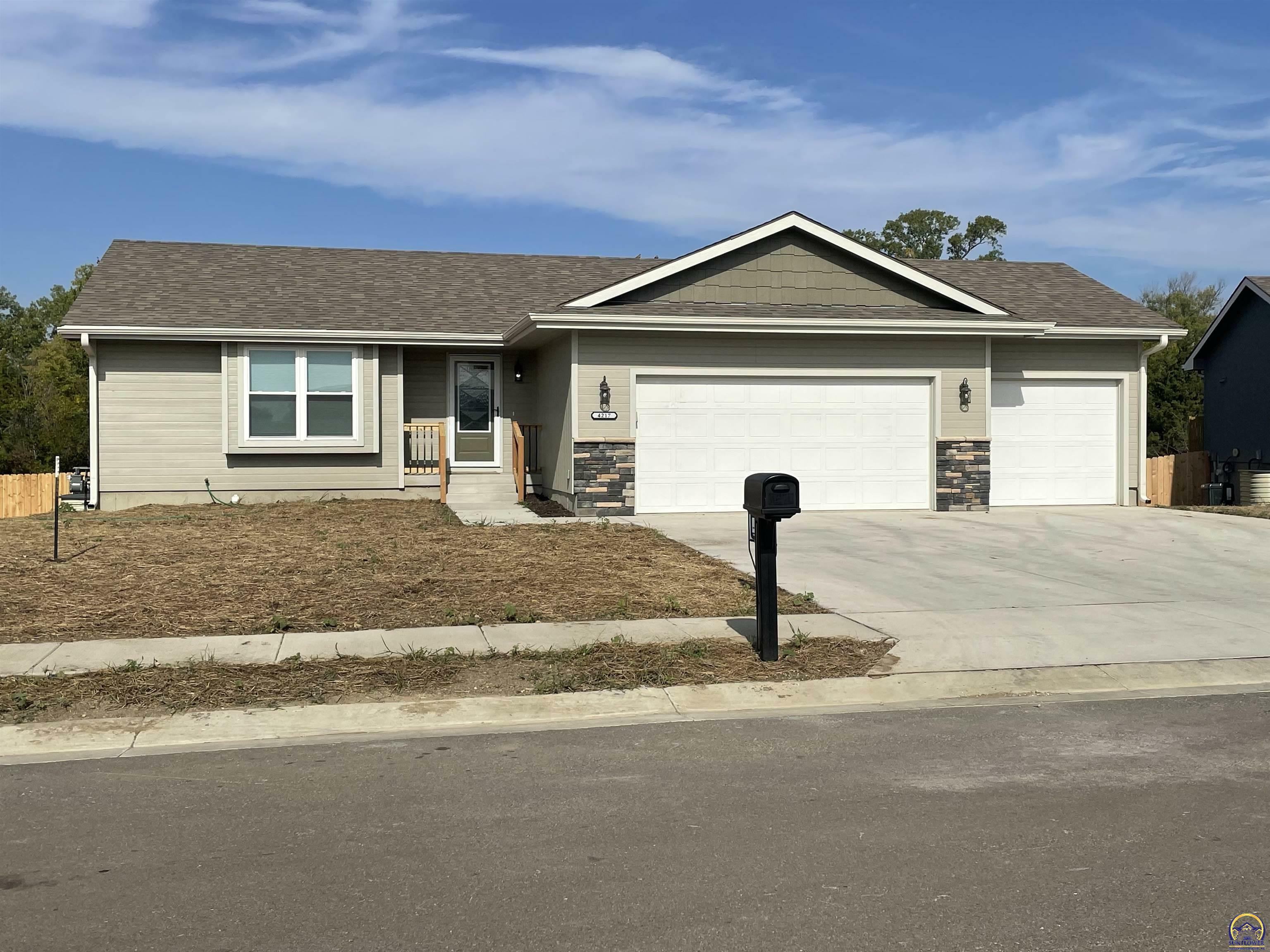 Property Photo: 4217 SE Truman Ave KS 66609
