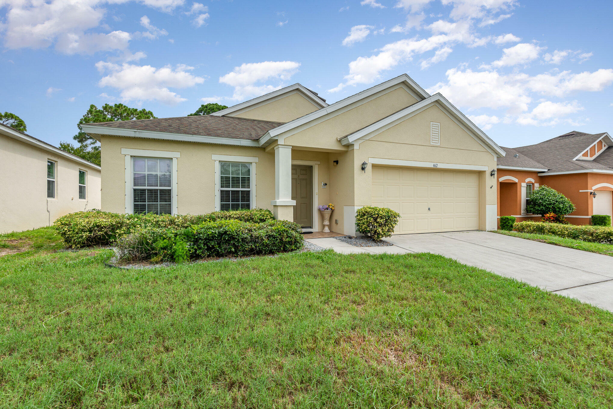 Property Photo:  462 Hollow Glen Drive  FL 32780 