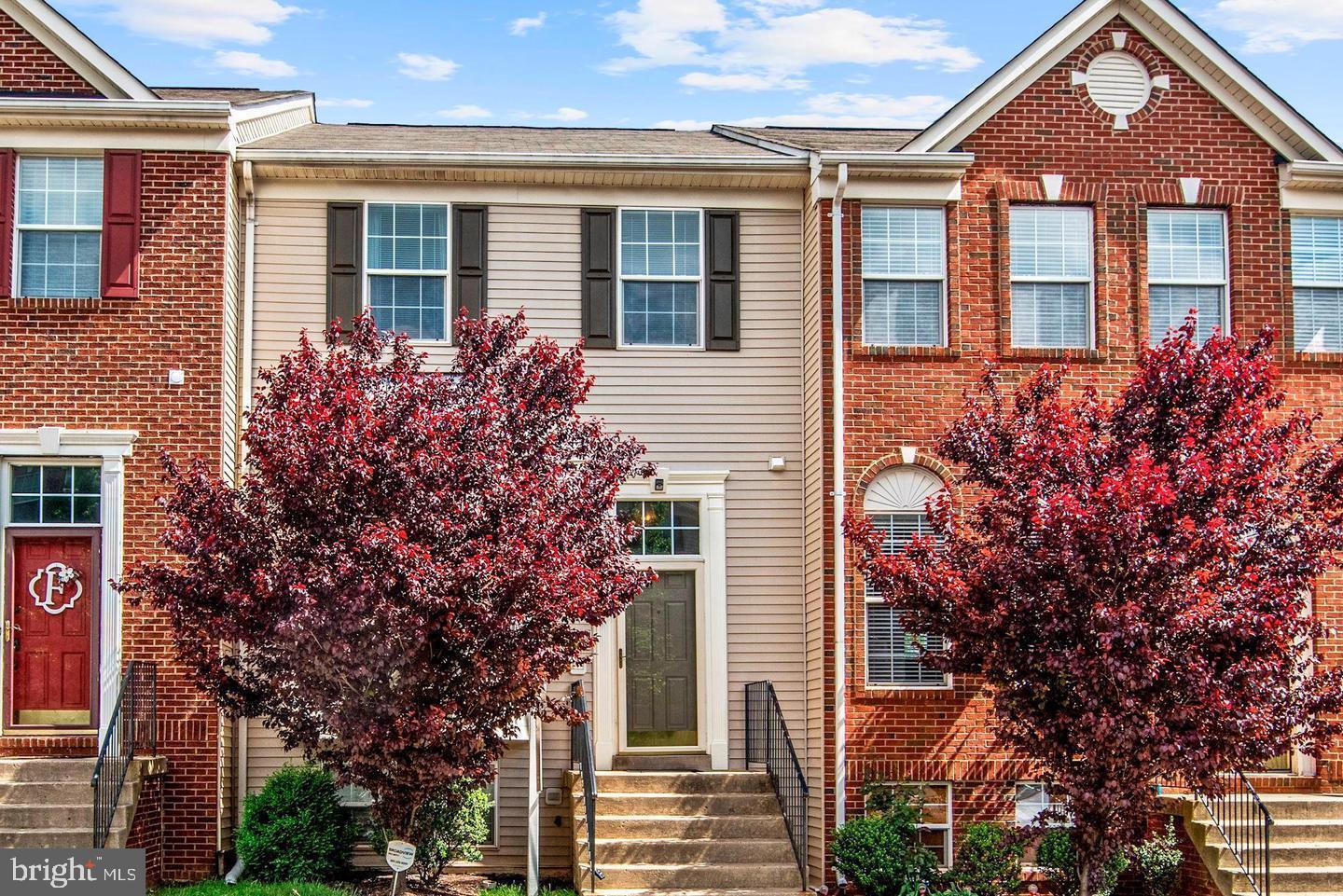 Property Photo: 14220 Hunters Run Way VA 20155