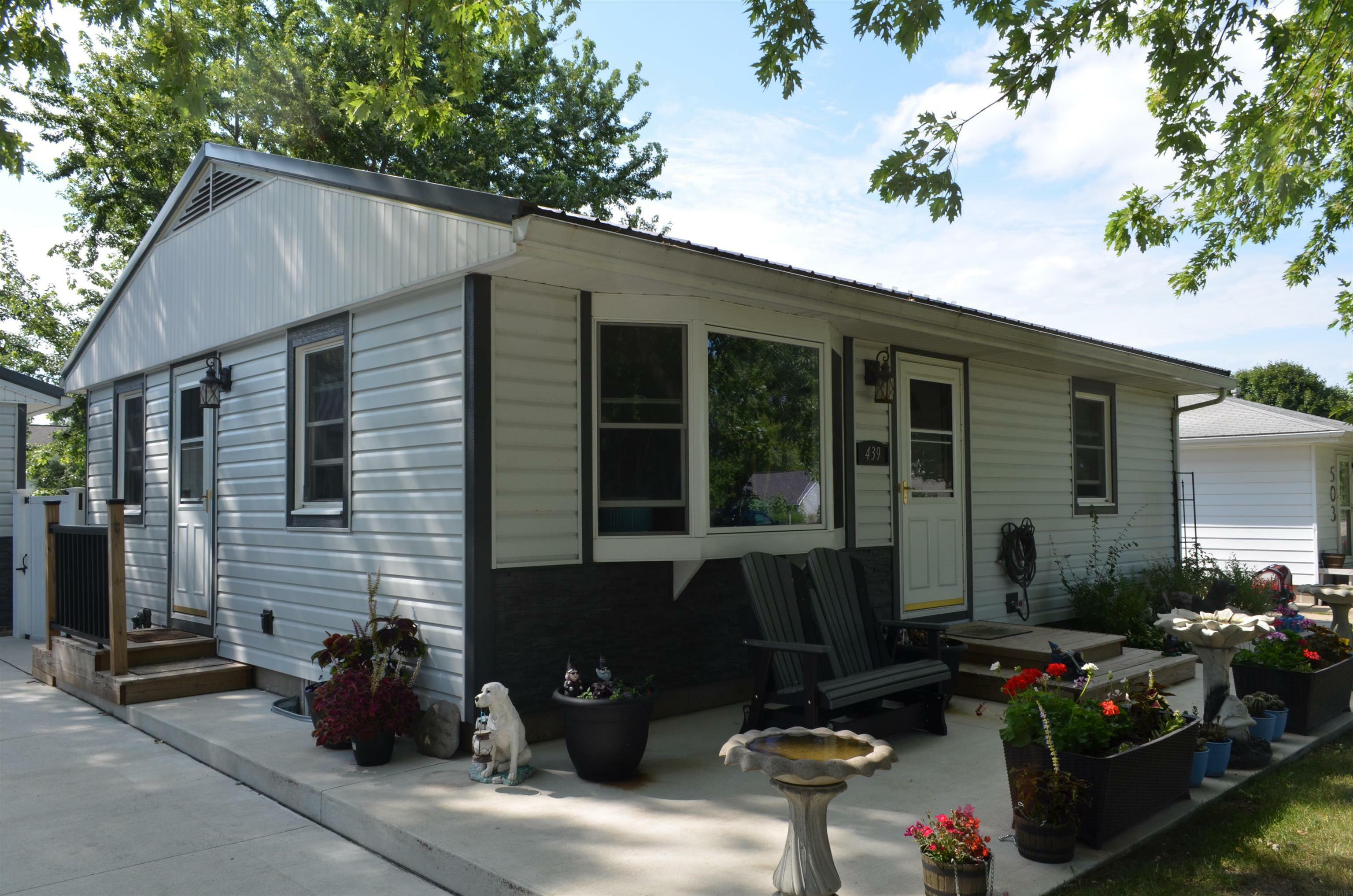 Property Photo:  439 NW 16th Street  IA 50677 