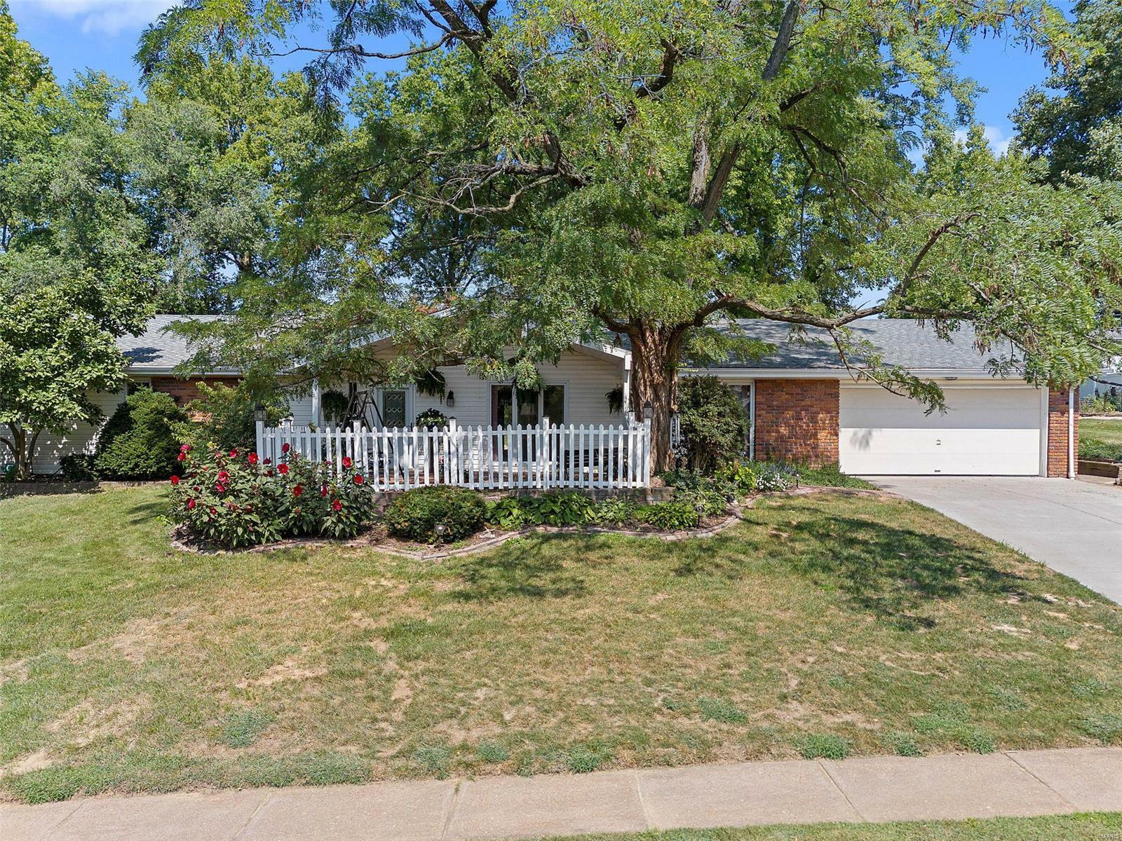 Property Photo:  605 Indian Hills Drive  MO 63301 