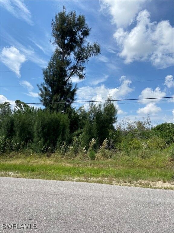 Property Photo:  1824 SW Embers Lane  FL 33991 