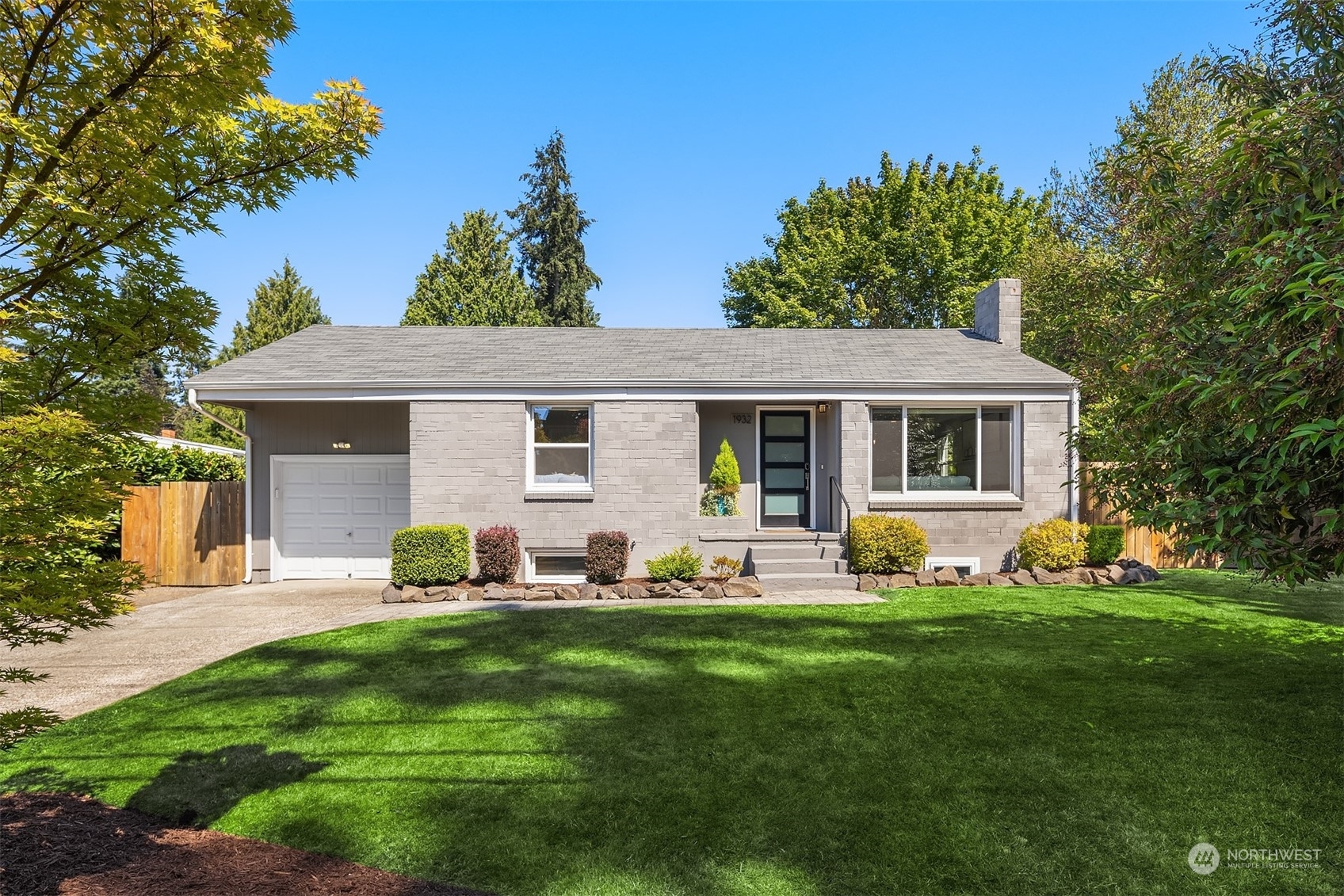 Property Photo:  1932 N 120th Street  WA 98133 