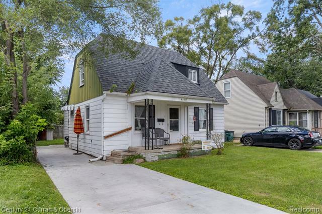 Property Photo:  23107 Tawas Avenue  MI 48030 