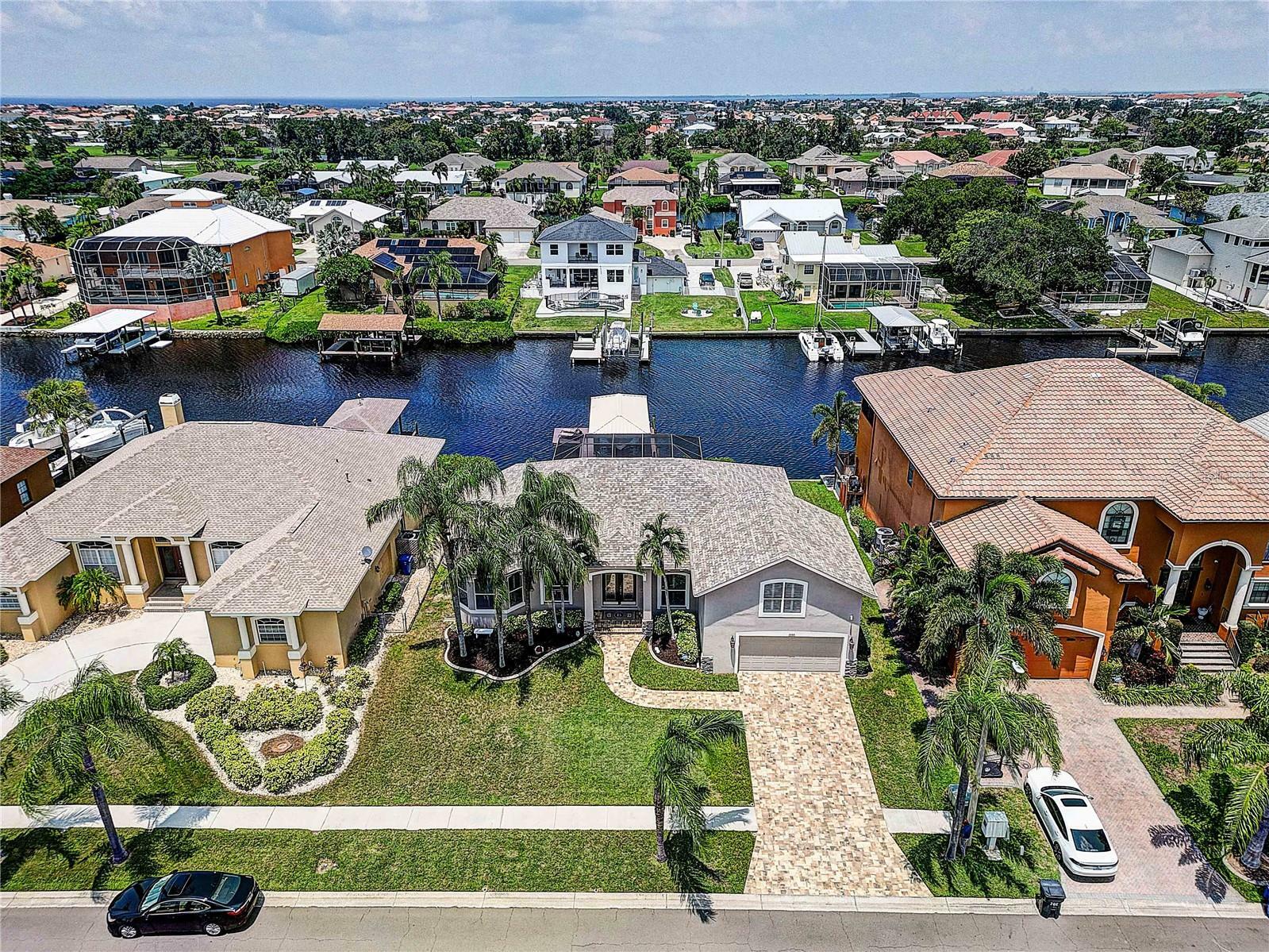 Property Photo:  707 Bunker View Drive  FL 33572 