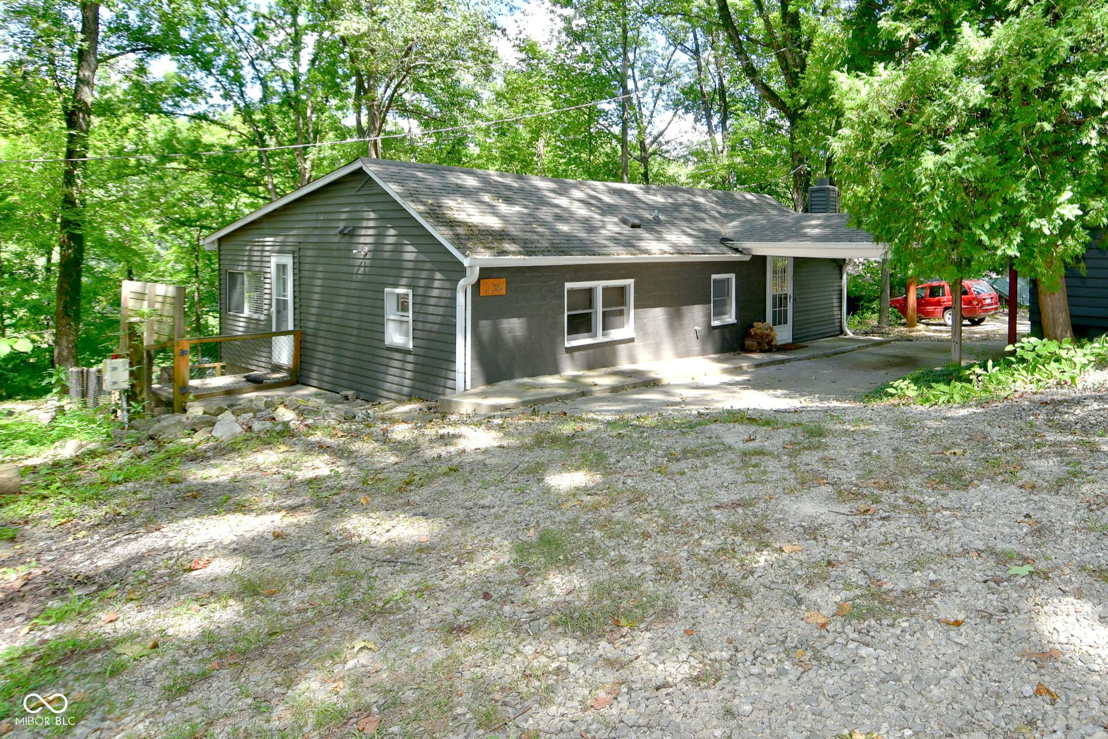 Property Photo:  236 Lakeview Drive W  IN 46164 