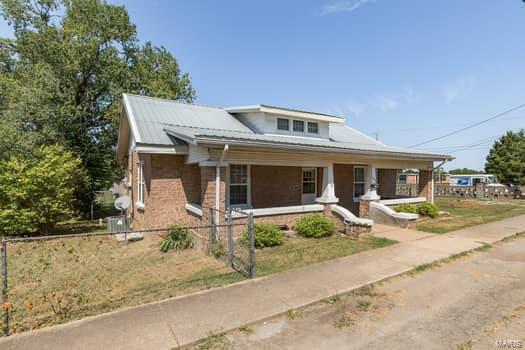 Property Photo:  602 High Street  MO 63645 