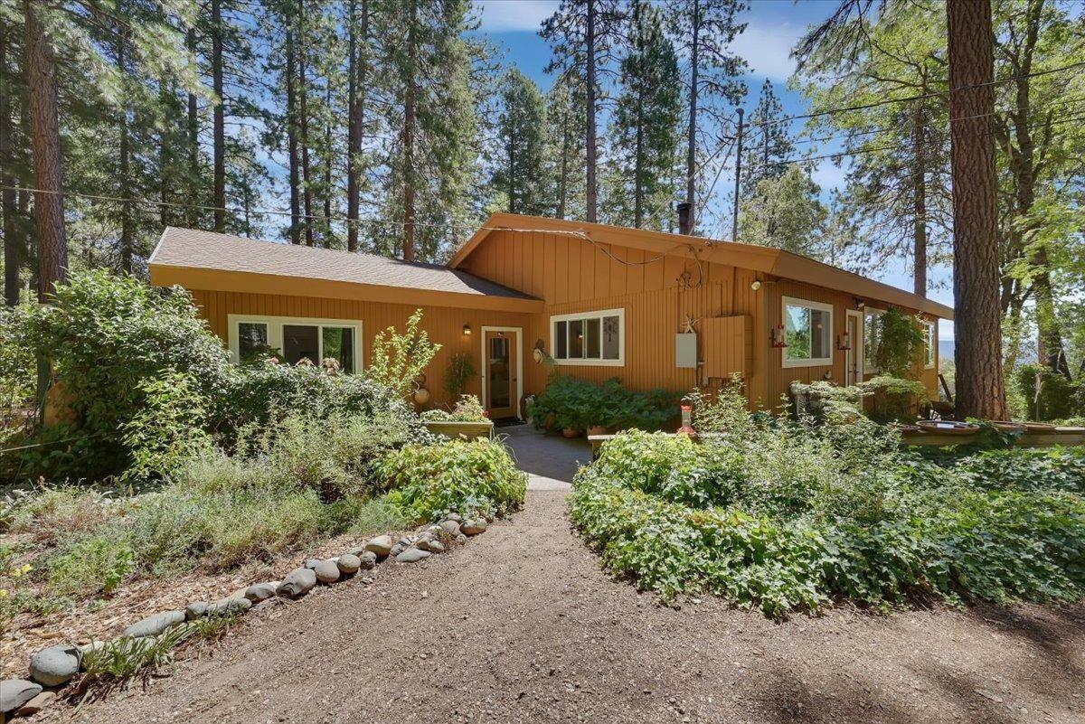 Property Photo:  17077 Cruzon Grade Road  CA 95959 