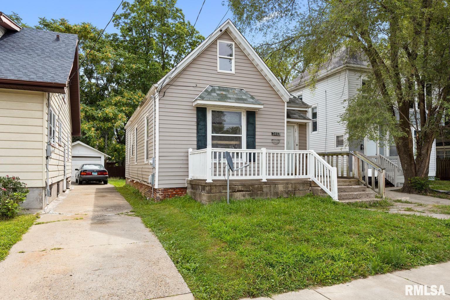 Property Photo:  2402 N Sheridan Road  IL 61604 