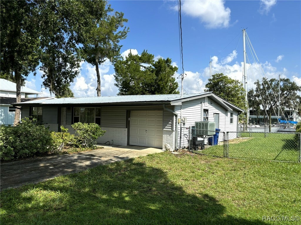 1911 NW 15th Street  Crystal River FL 34428 photo