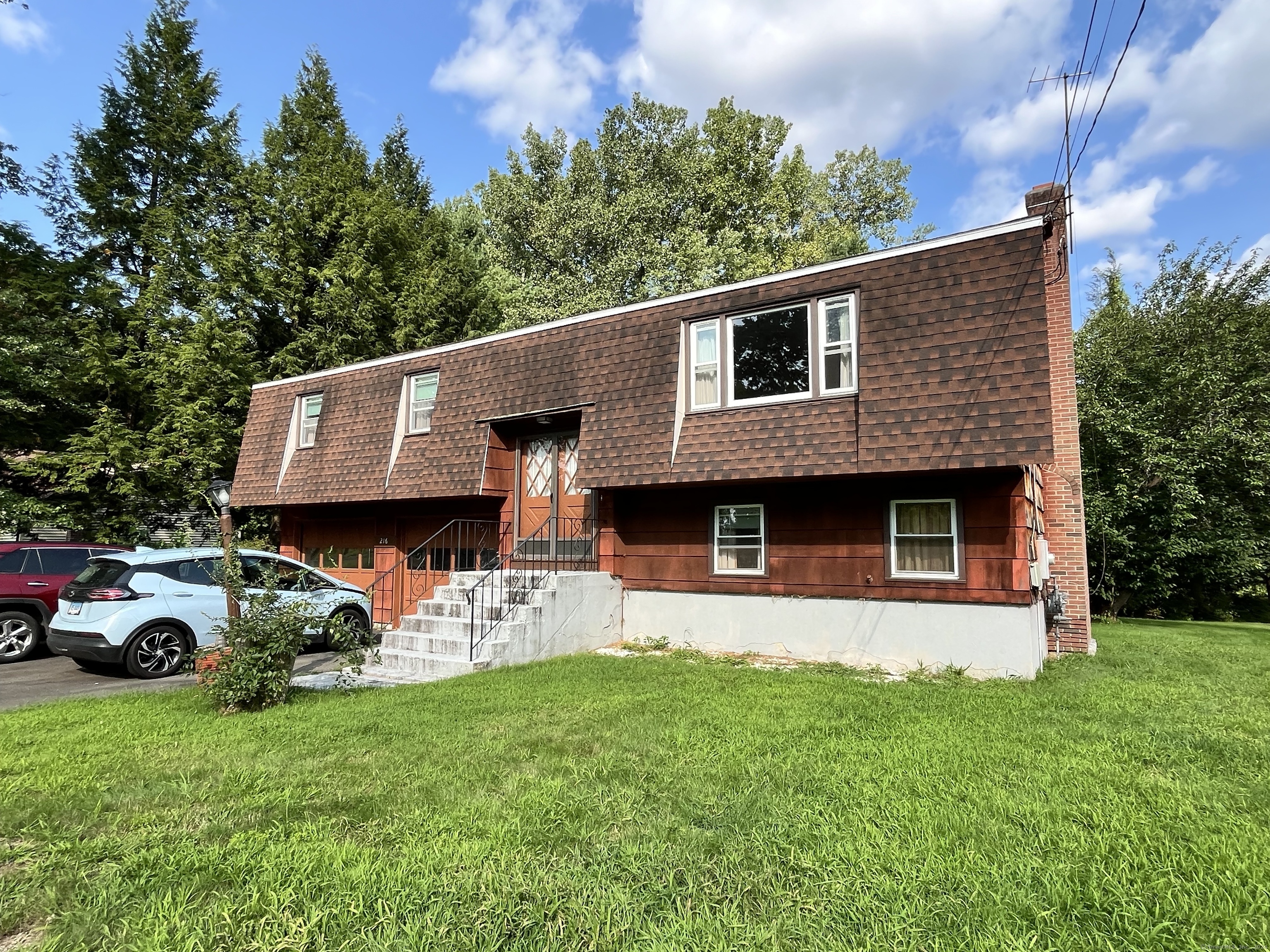 Property Photo:  216 Woodland Avenue  CT 06002 