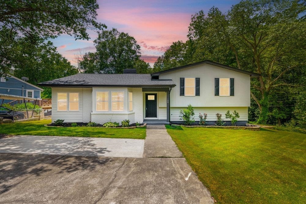 Property Photo:  100 Robin Hood Road  SC 29607 