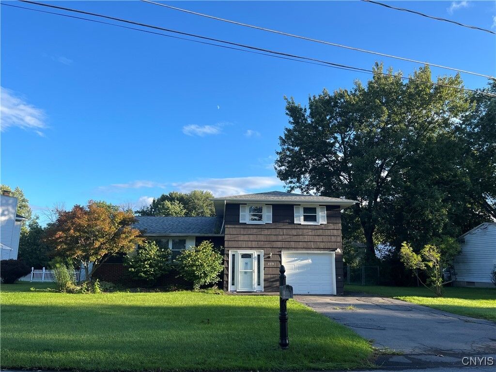 Property Photo:  4810 Black Oak Drive  NY 13088 