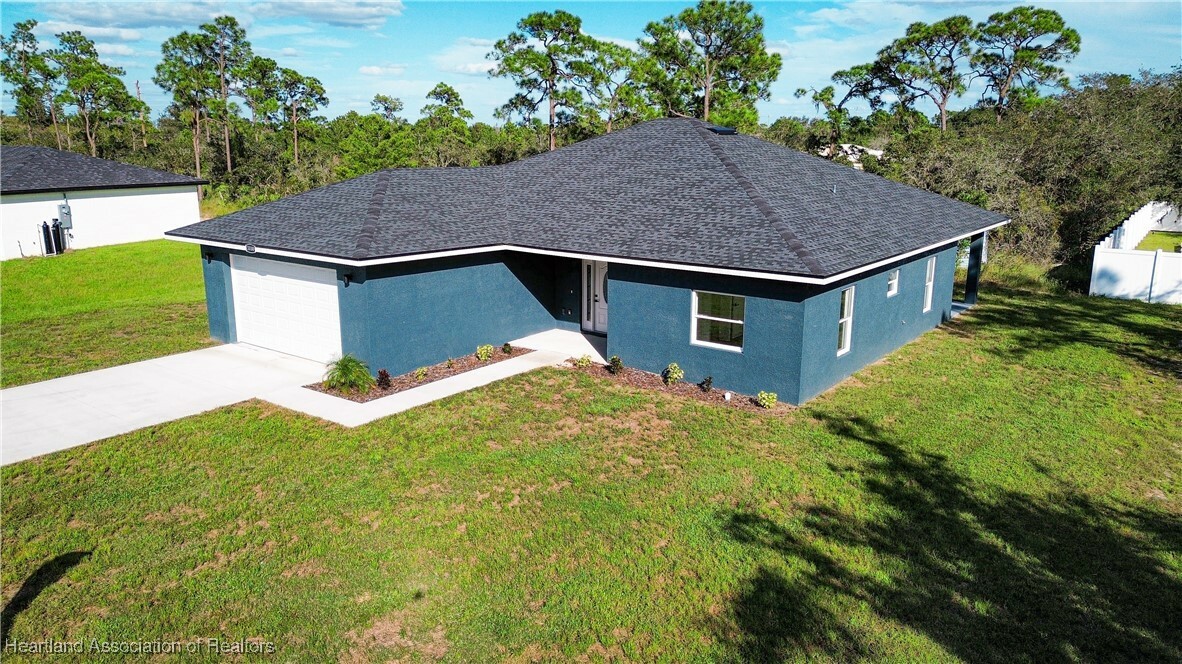 Property Photo:  3330 Albatross Avenue  FL 33875 