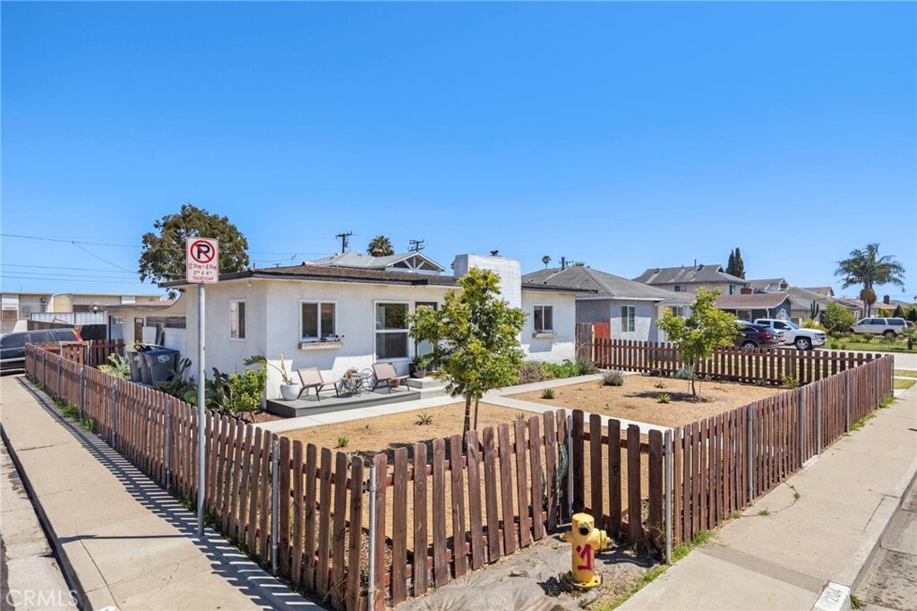 Property Photo: 1204 S G Street CA 93033