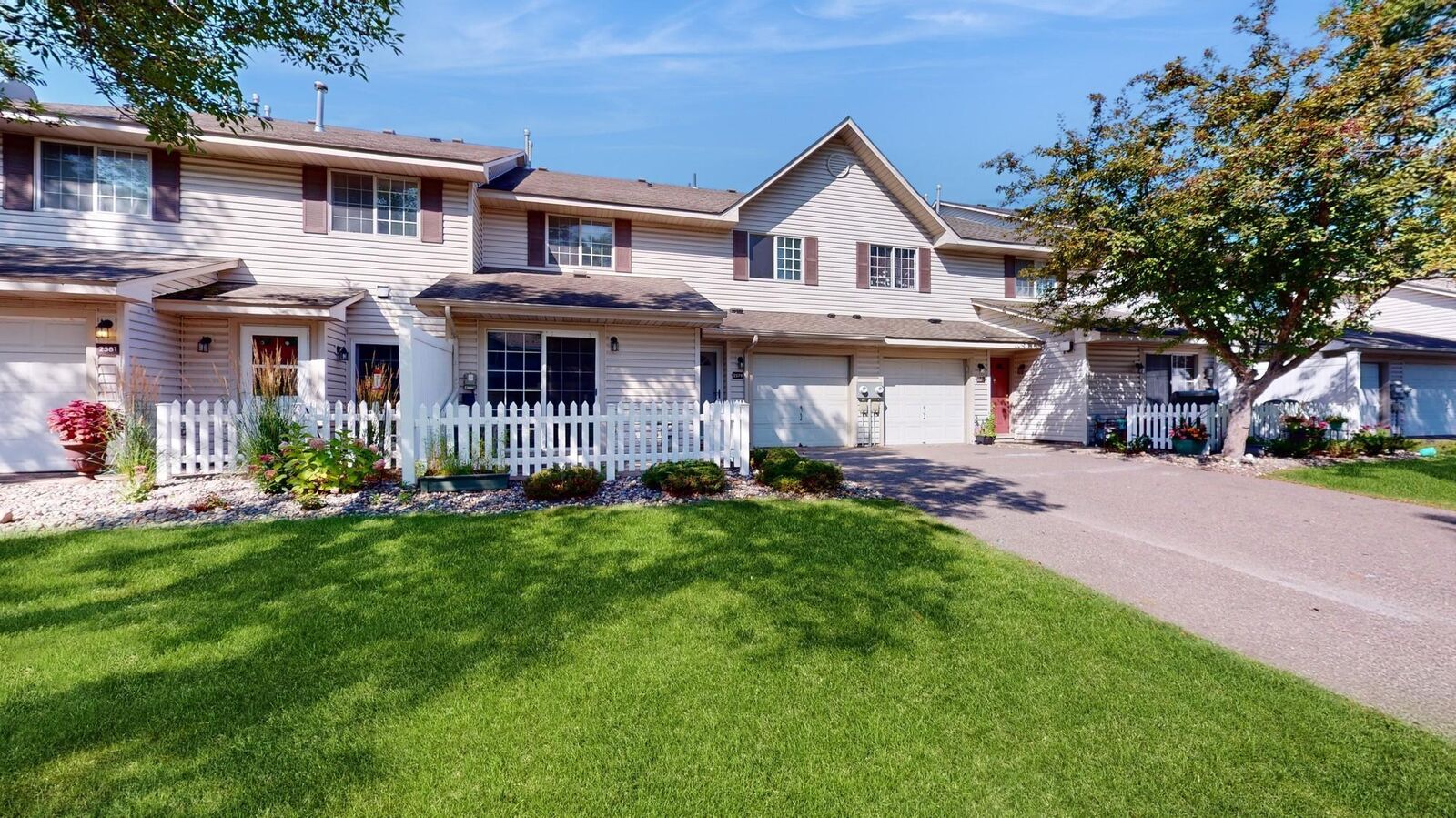 Property Photo: 2579 Lockwood Drive 96 MN 55120