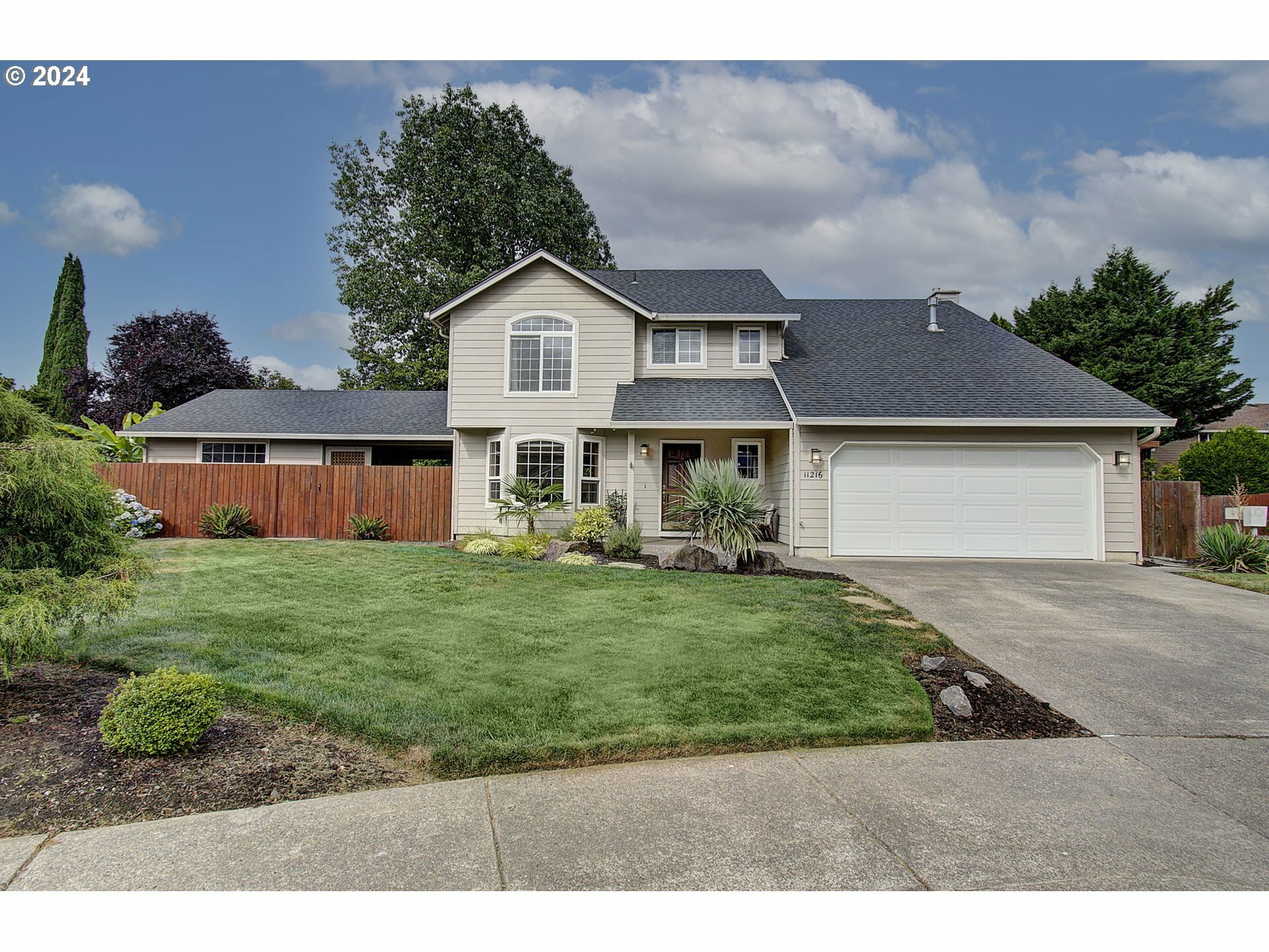 Property Photo:  11216 NW 25th Ct  WA 98685 