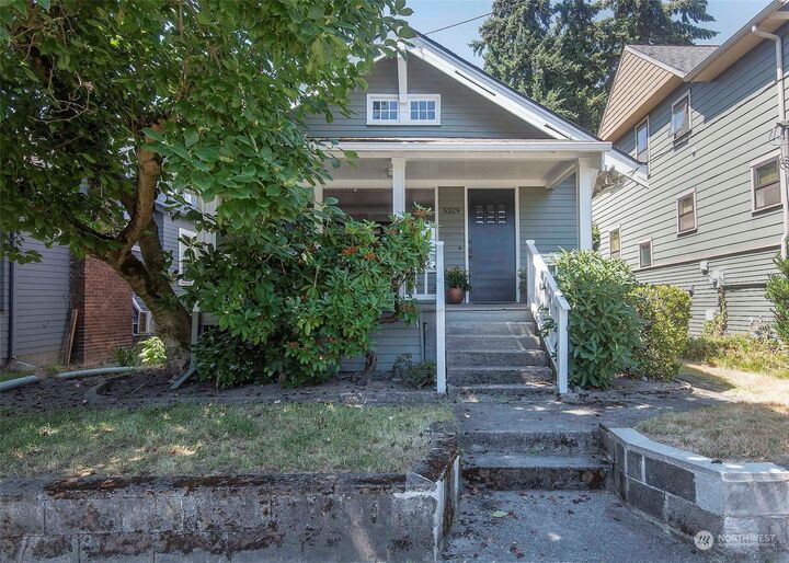 5329  7th Avenue NE  Seattle WA 98105 photo