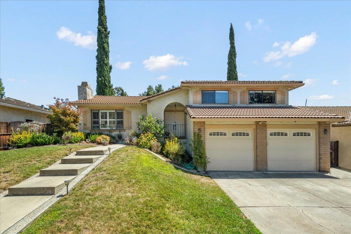 Property Photo:  2079 Flintcrest Drive  CA 95148 