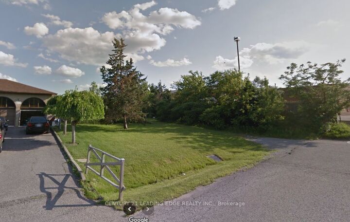 Photo de la propriété:  267 Old Sixteenth Avenue  ON L4B 3N1 