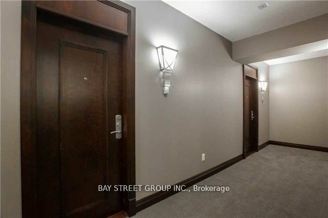 Property Photo:  35 Balmuto St 1505  ON M4Y 0A3 